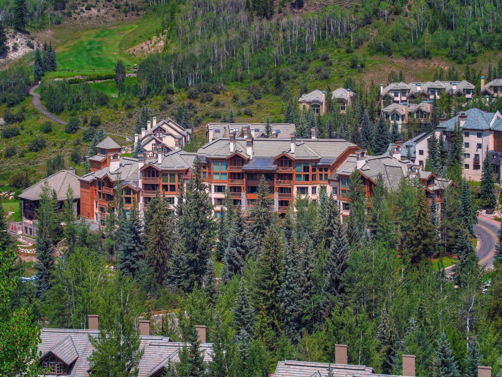 Beautiful Mountain View 2BR Condo - Ski-In/Out Vacation Rental in Beaver Creek - RedAwning