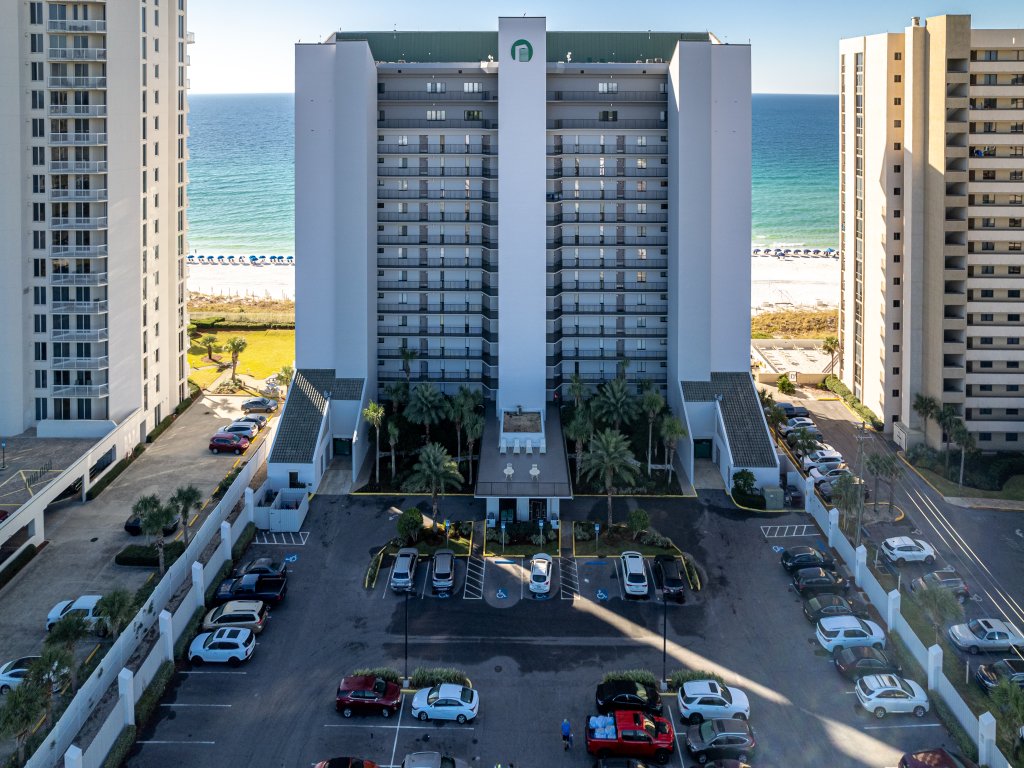 Emerald Towers 904 Vacation Rental in Destin - RedAwning