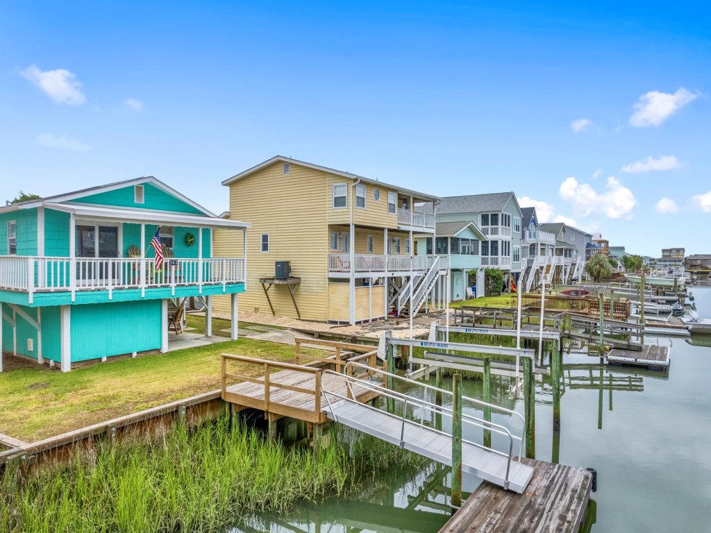 The Marlin House / 143 Marlin Drive Vacation Rental in Holden Beach - RedAwning