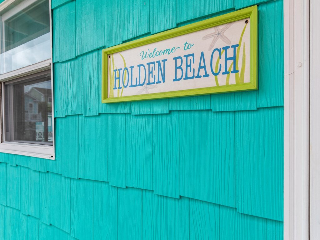 The Marlin House / 143 Marlin Drive Vacation Rental in Holden Beach - RedAwning