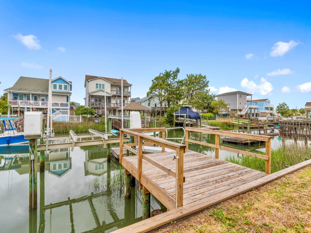 The Marlin House / 143 Marlin Drive Vacation Rental in Holden Beach - RedAwning