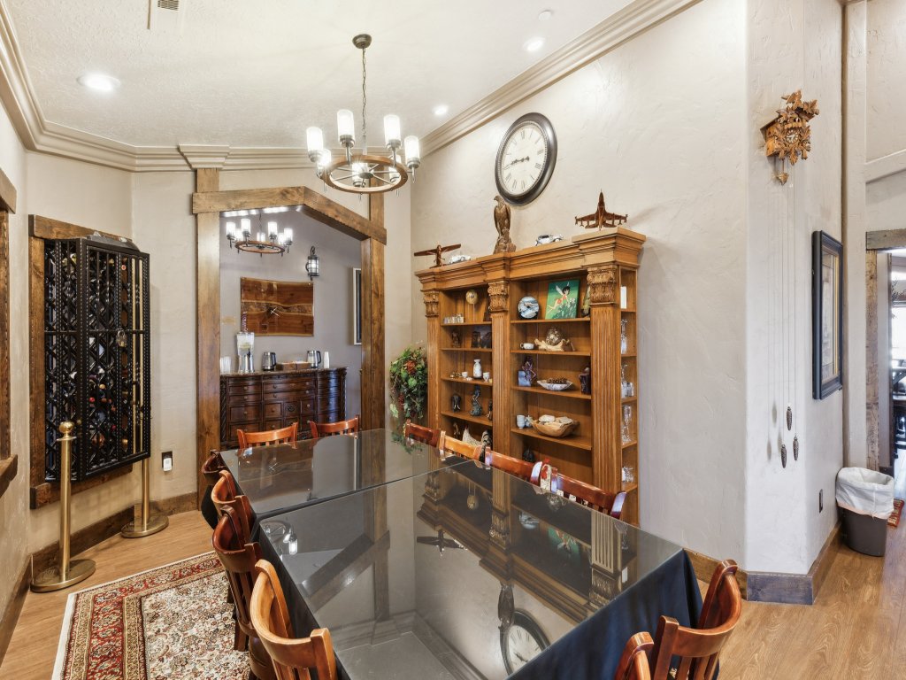 Room 31 - Sunset Suite Vacation Rental in Utah - RedAwning