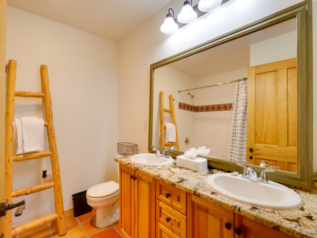 Taylor's Crossing 2 Bedroom Condo #305 Vacation Rental in Copper Mountain - RedAwning