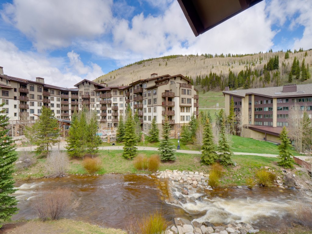 Taylor's Crossing 2 Bedroom Condo #305 Vacation Rental in Copper Mountain - RedAwning