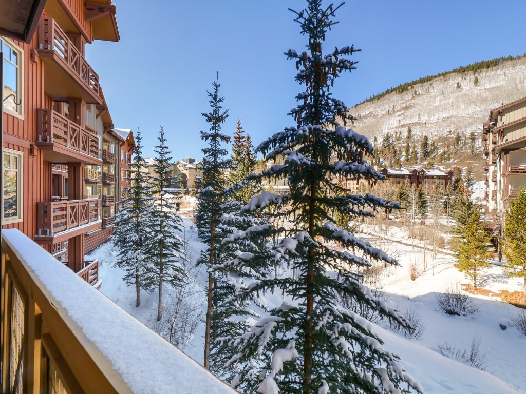 Tucker Mountain 2 Bedroom Condo #303 Vacation Rental in Copper Mountain - RedAwning