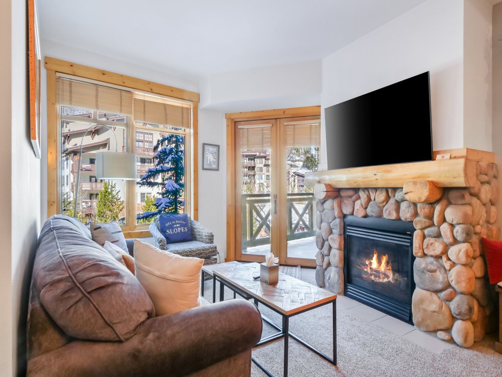 Tucker Mountain 2 Bedroom Condo #303 Vacation Rental in Copper Mountain - RedAwning