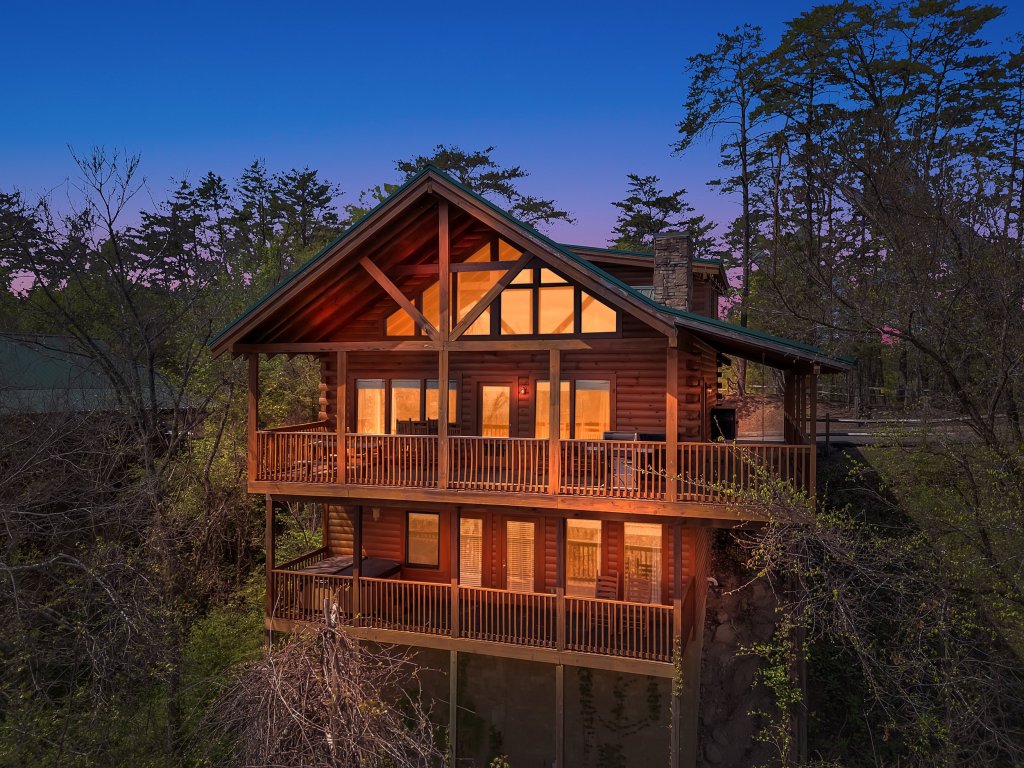 ERN860 - Cozy Bear Overlook Vacation Rental in Pigeon Forge - RedAwning