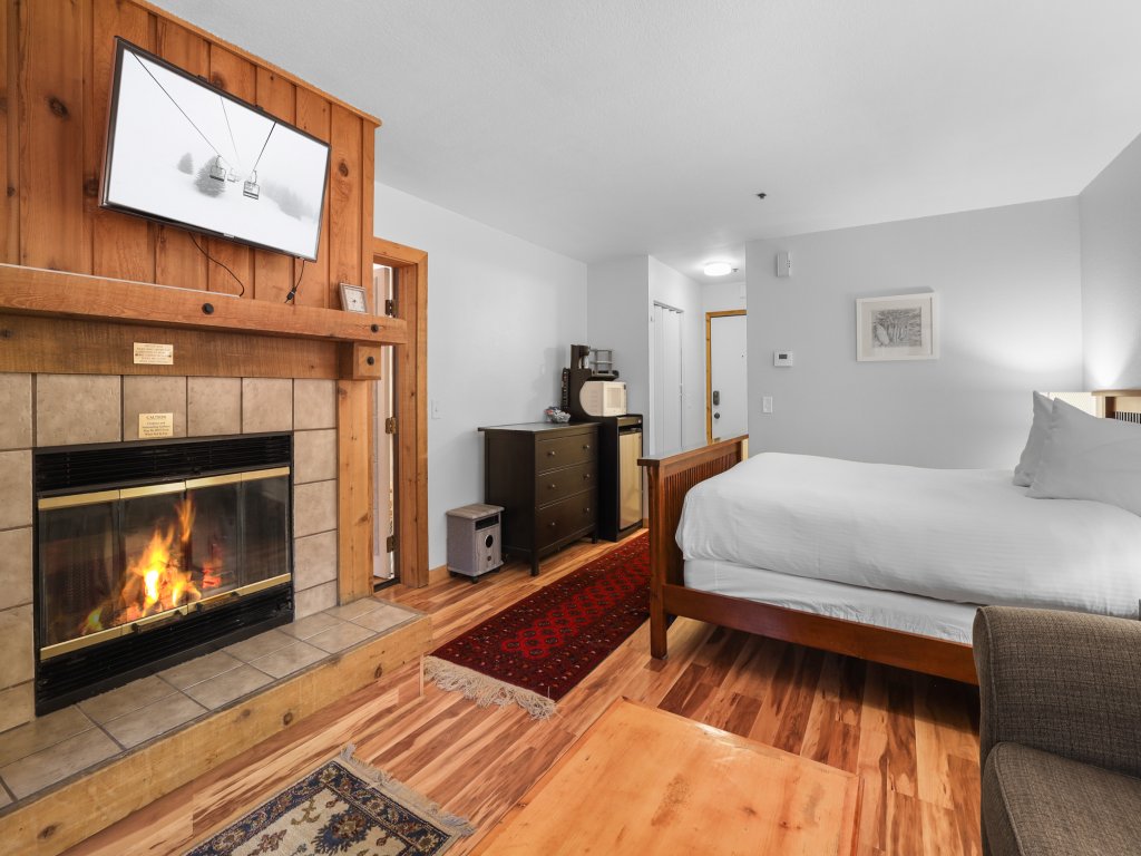 Kirkwood Retreat - 2 Bedroom Condo Vacation Rental in Kirkwood - RedAwning