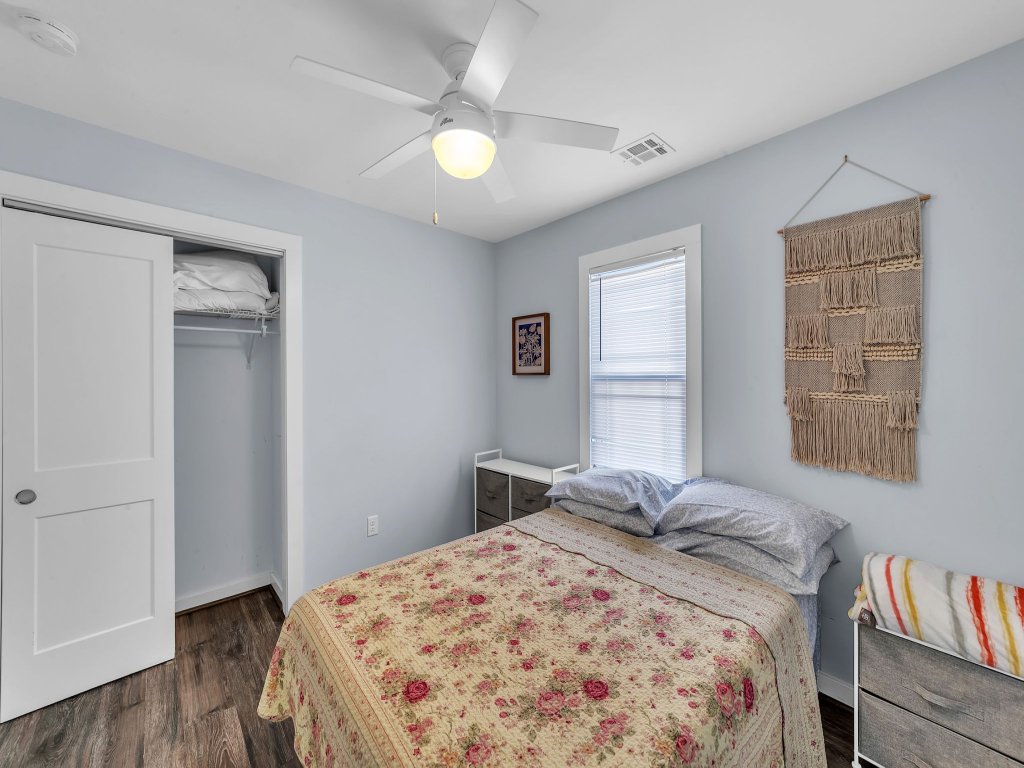 Cozy 3BR Retreat, Four Blocks to Beach & Boardwalk Vacation Rental in New Jersey - RedAwning