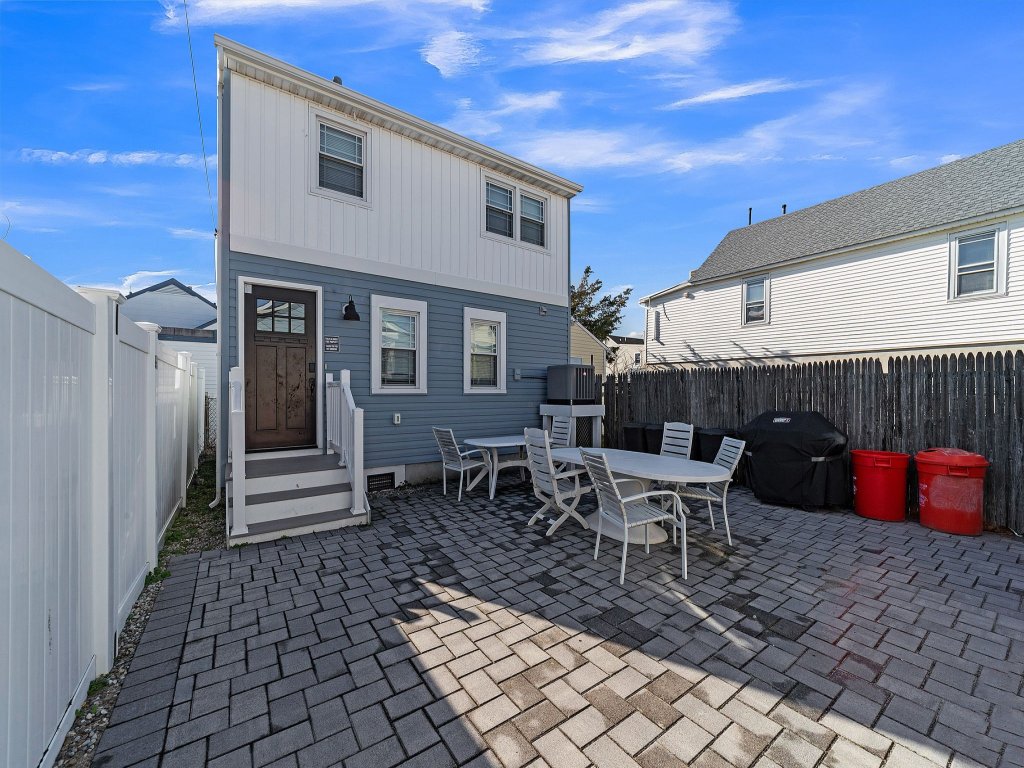 Charming 2-BR Home, 4 Blocks to the Boardwalk Vacation Rental in New Jersey - RedAwning