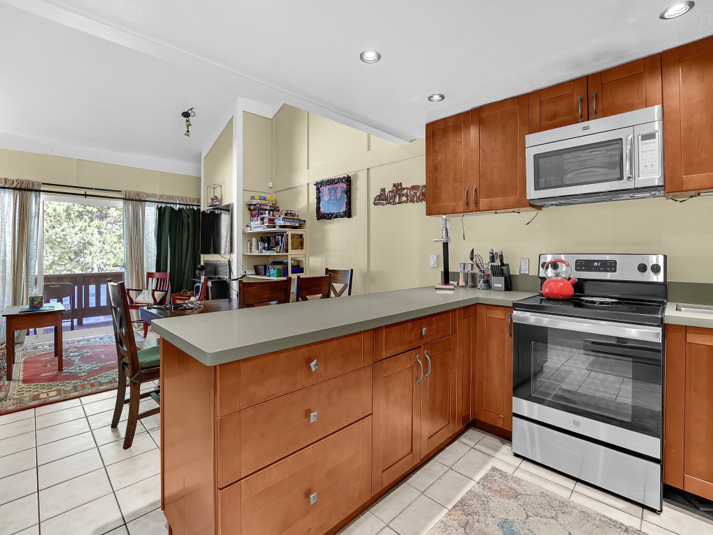 Clean Bright Condo - Pets ok - CS#3 Vacation Rental in Bear Valley - RedAwning