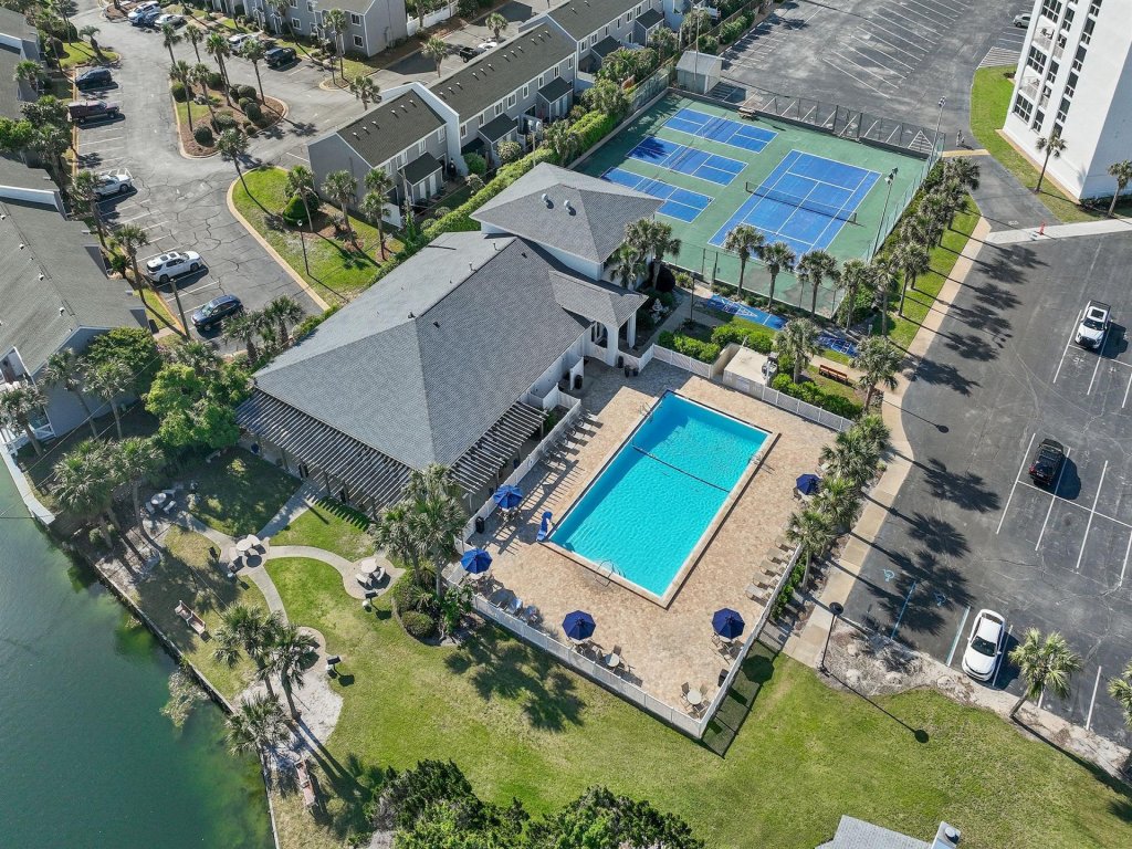 Shoreline Towers 1074 Vacation Rental in Destin - RedAwning