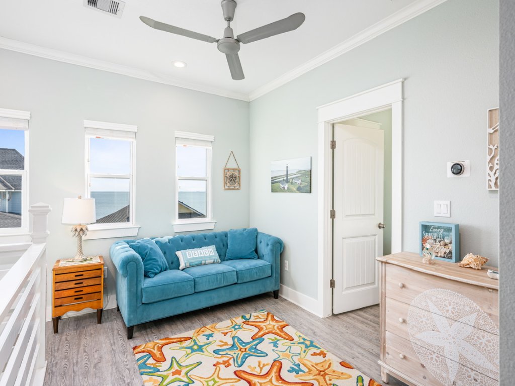 Crystal Breeze Vacation Rental in Texas - RedAwning