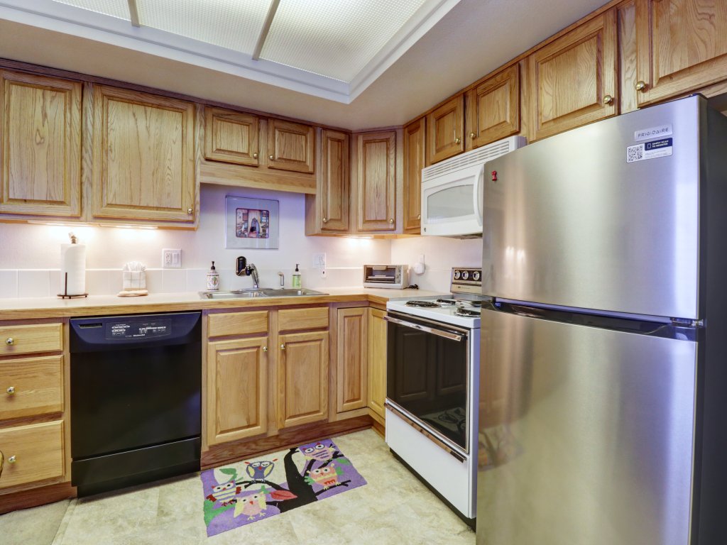 Ten Mile Haus C-9 Vacation Rental in Copper Mountain - RedAwning