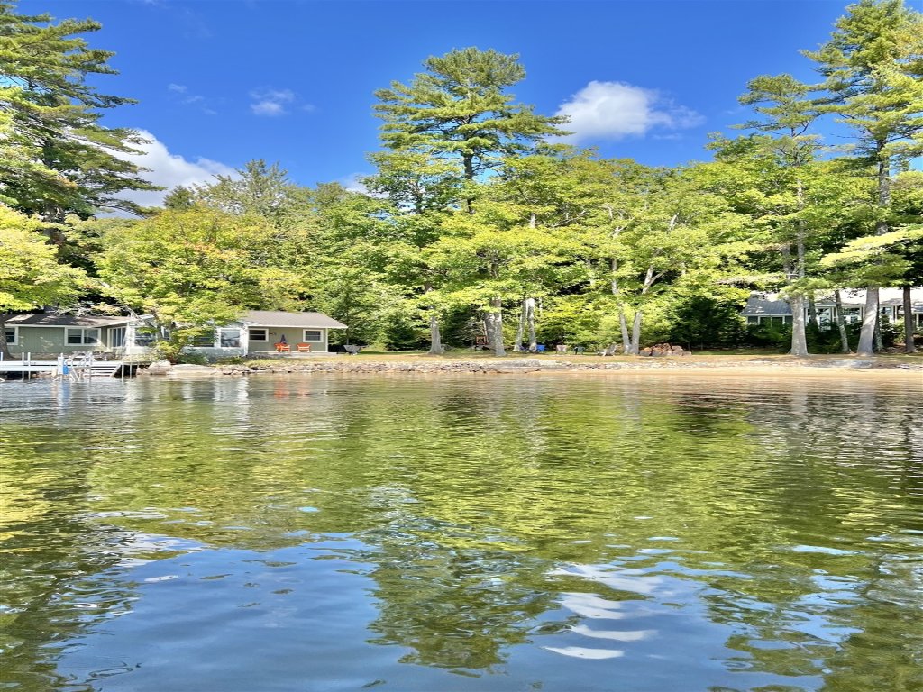 BEAR POINT LIMIT 15 Vacation Rental in Maine - RedAwning