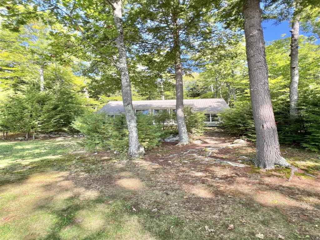 BEAR POINT LIMIT 15 Vacation Rental in Maine - RedAwning