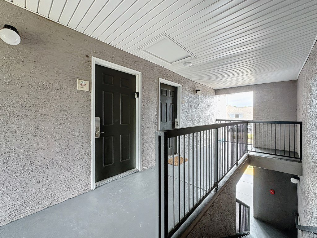 Parkway Palms Resort 1 bed condo mins to Disney. Vacation Rental in Kissimmee - RedAwning