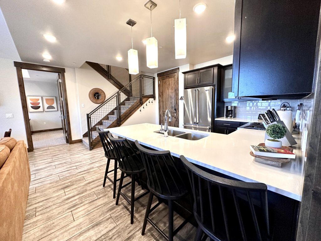 Blackstone Overlook 312 Modern Condo with Hot Tub Access Vacation Rental in Park City - RedAwning