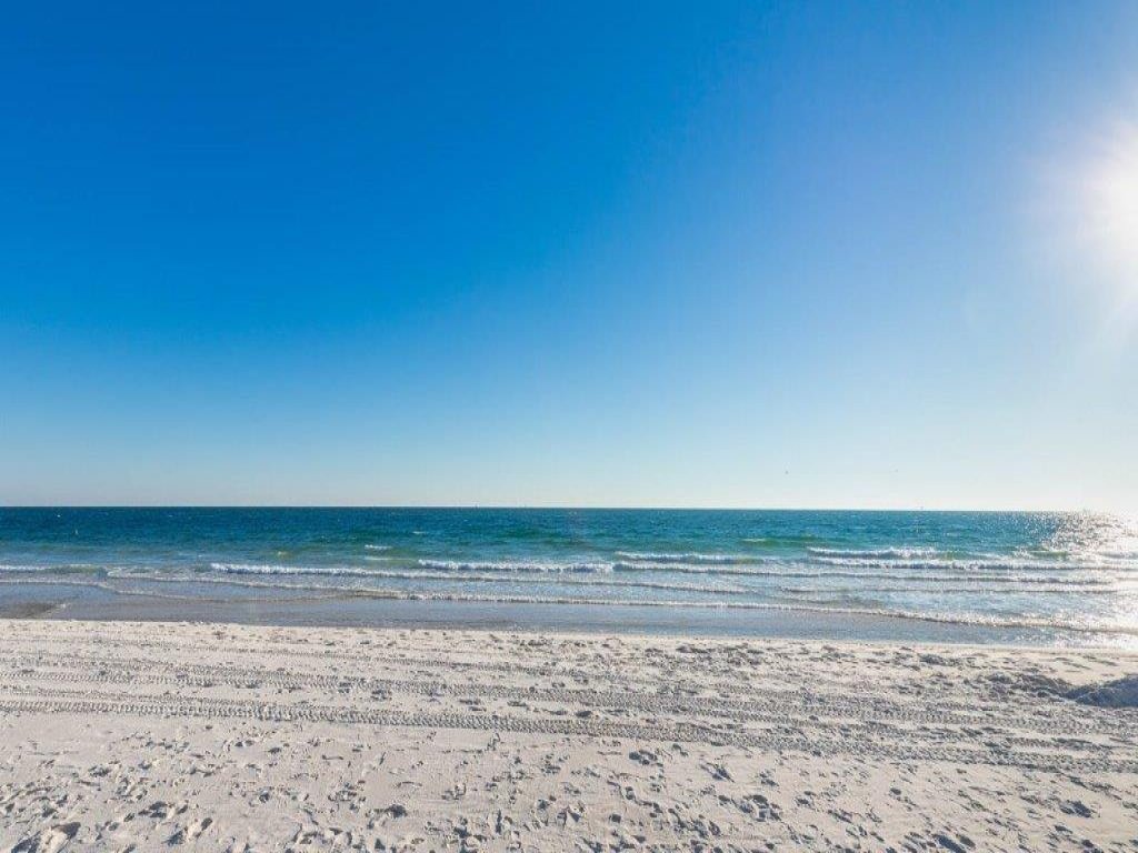 Royal Gulf Beach & Racquet Club 5210 Vacation Rental in Gulf Shores - RedAwning