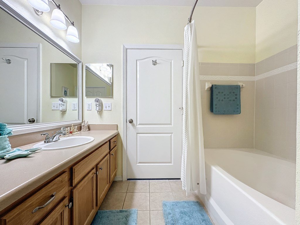 Two Bedroom Condo in Kissimmee near Disney Vacation Rental in Kissimmee - RedAwning