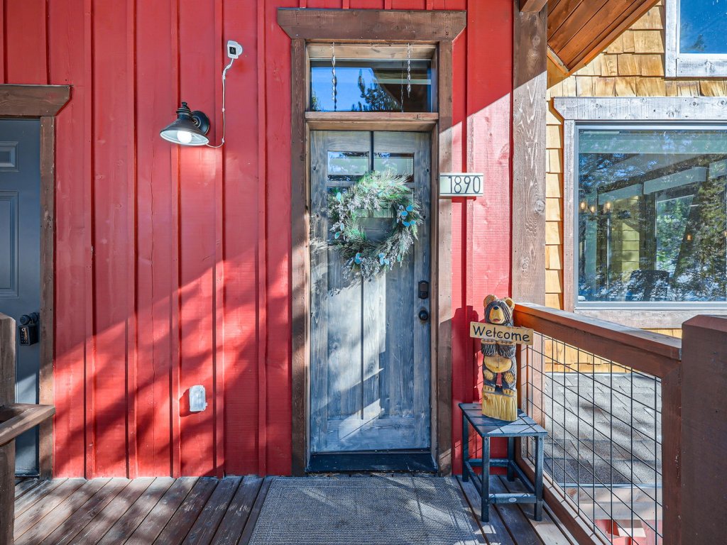 1890 The Seasons Vacation Rental in Dillon - RedAwning