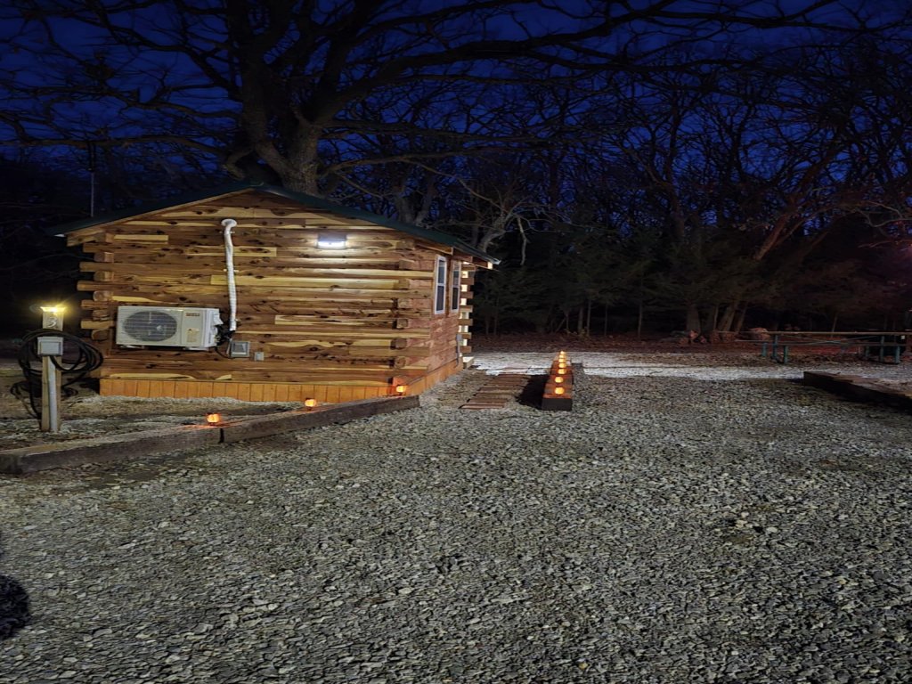 #3 - Amish Built Log Cabin Fishing Hunting Camping Vacation Rental in Kansas - RedAwning