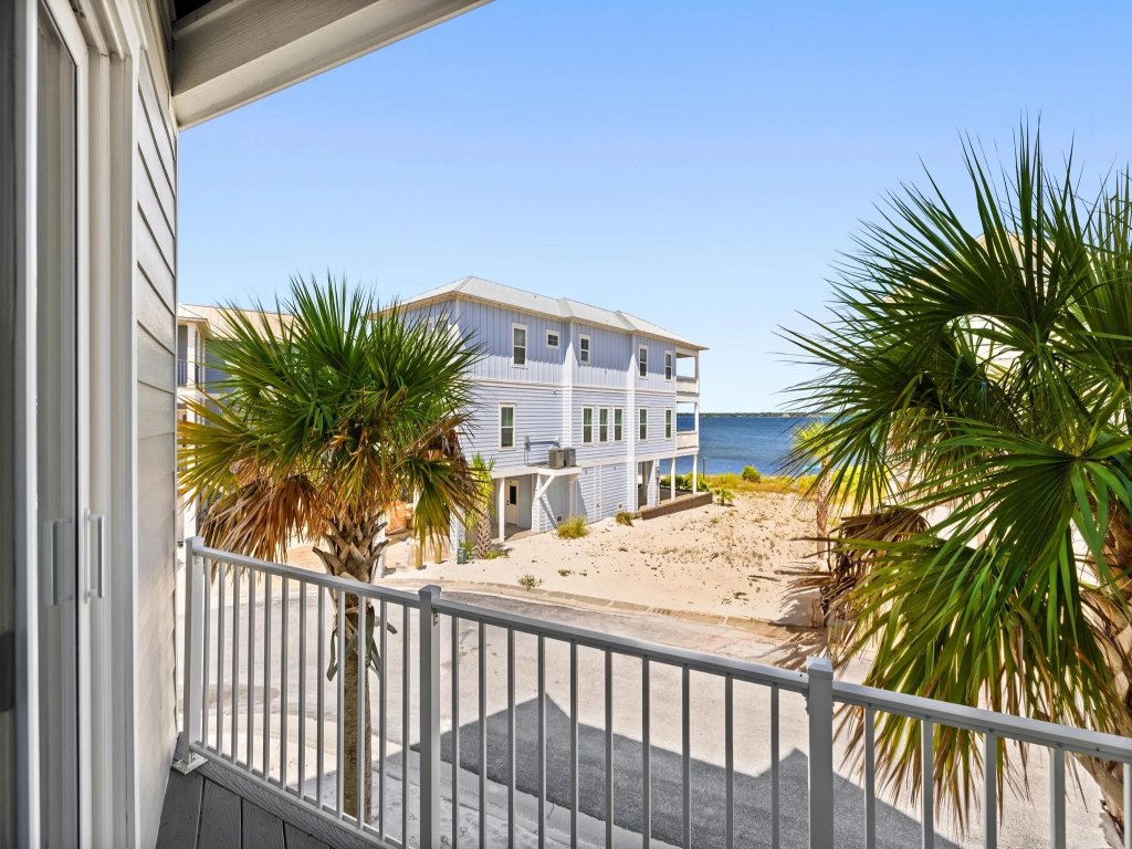 Sunset Serenade Vacation Rental in Navarre - RedAwning