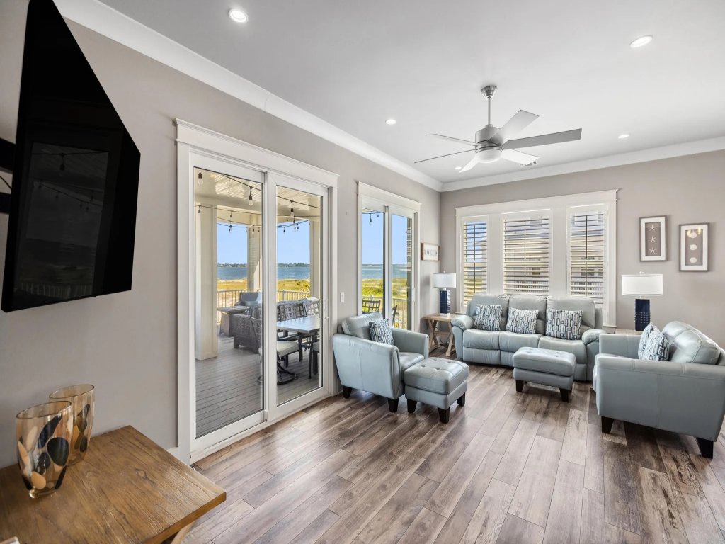 Sunset Serenade Vacation Rental in Navarre - RedAwning