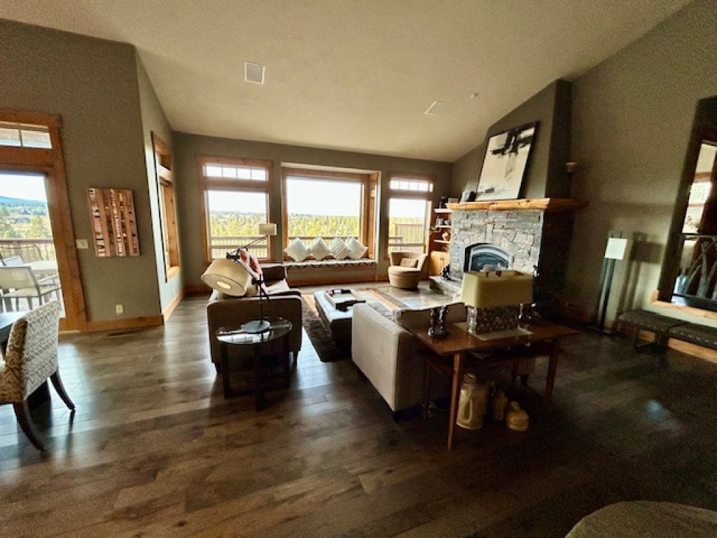 Seven Peaks 30 Day Minimum Vacation Rental in Bend - RedAwning