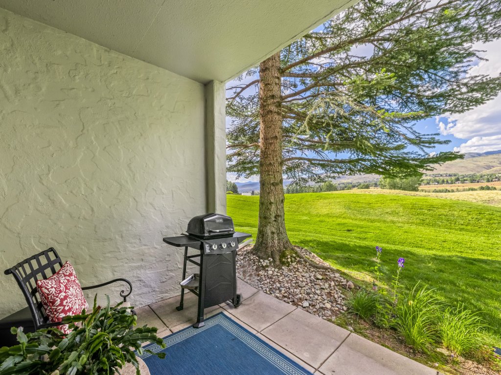 Stunning Renovated 2 Bedroom in Arrowhead Village! Vacation Rental in Edwards - RedAwning