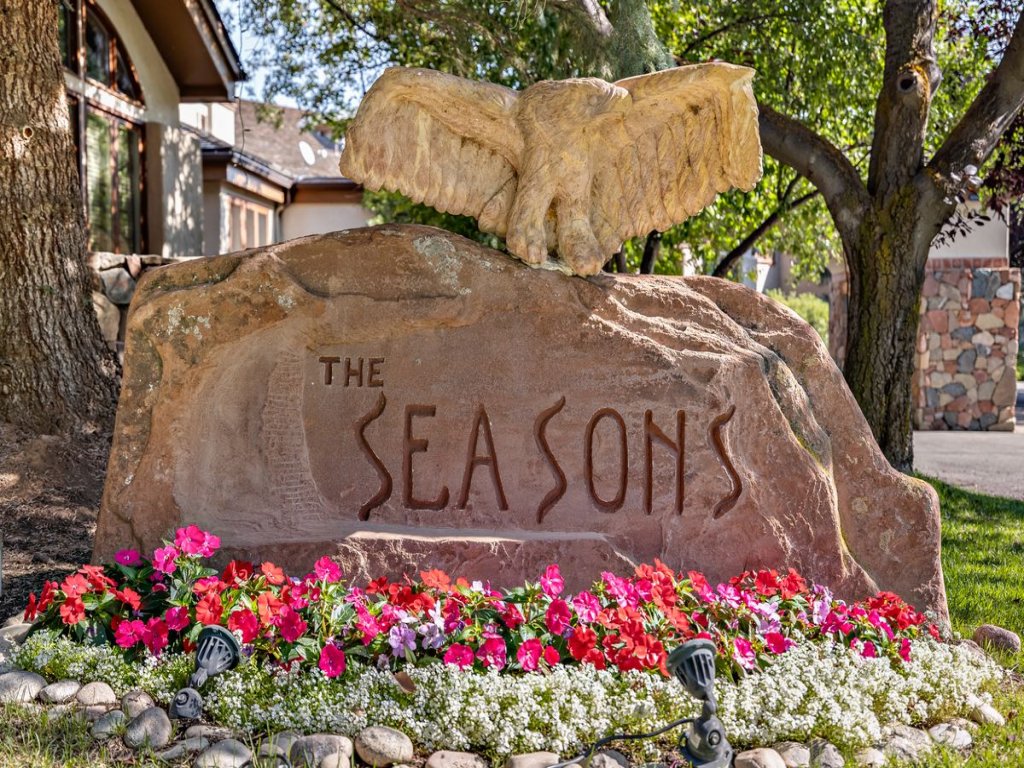 Stunning Renovated 2 Bedroom in Arrowhead Village! Vacation Rental in Edwards - RedAwning
