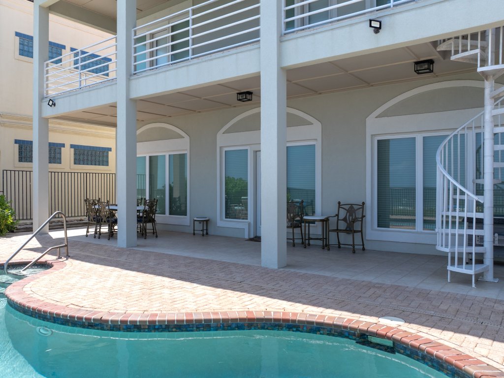 6416 Beach Drive Vacation Rental in South Padre Island - RedAwning