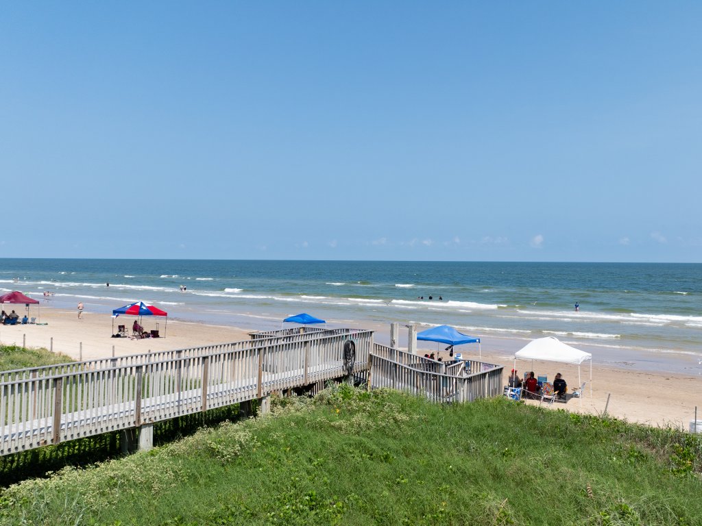 6416 Beach Drive Vacation Rental in South Padre Island - RedAwning