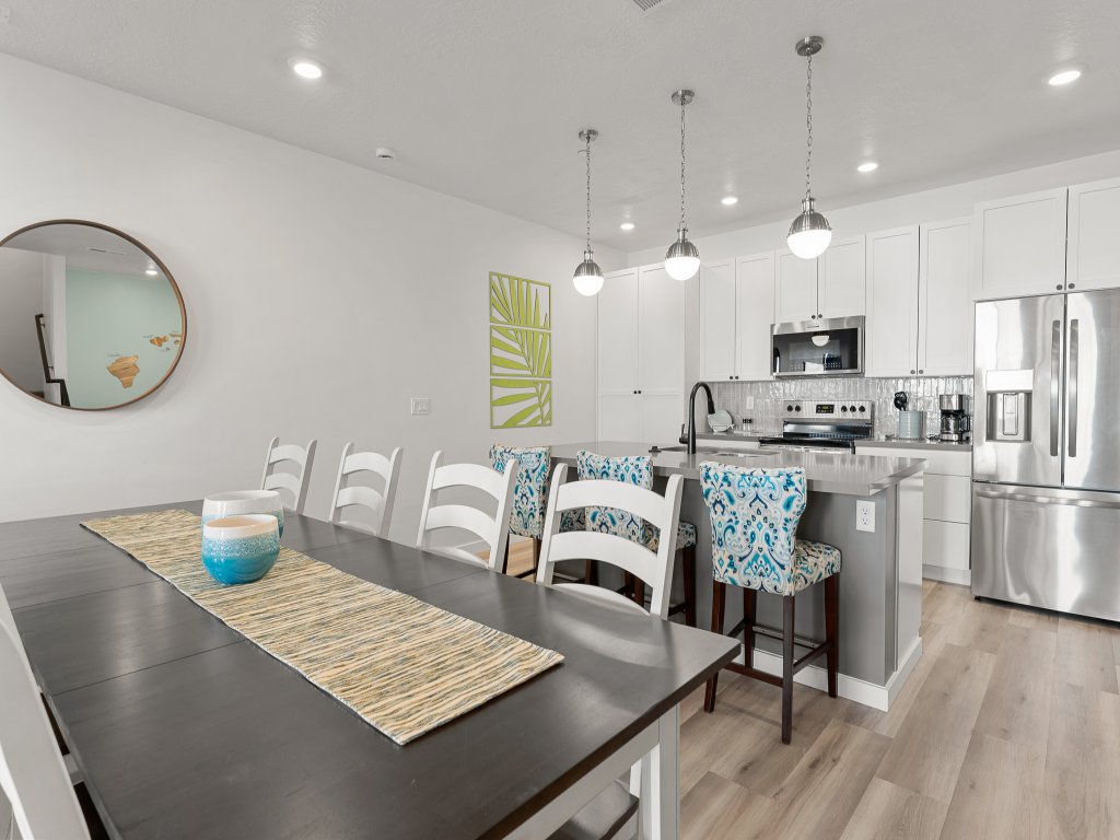 Kailua House Vacation Rental in Hurricane - RedAwning