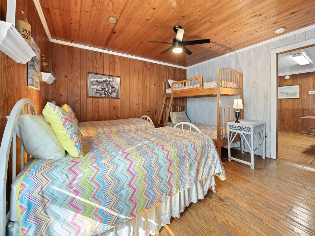 Laughin Place Vacation Rental in Pawleys Island - RedAwning