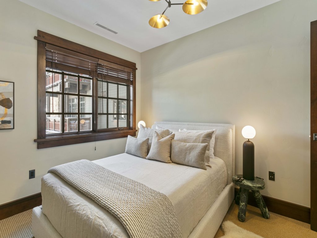 306 - Two Bedroom Arrowleaf Vacation Rental in Park City - RedAwning