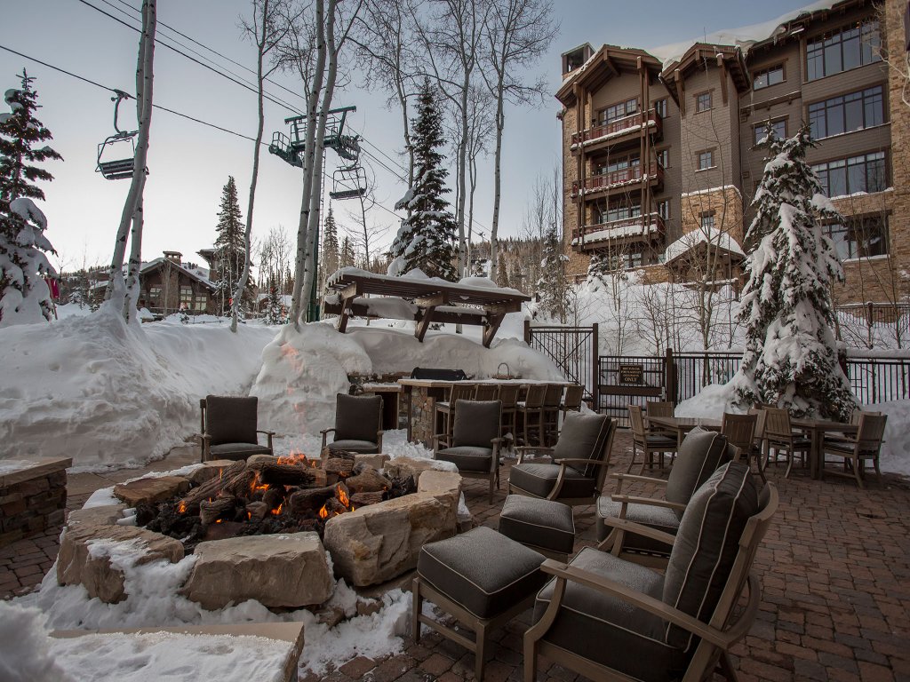 202 - Three Bedroom Deluxe Flagstaff Vacation Rental in Park City - RedAwning