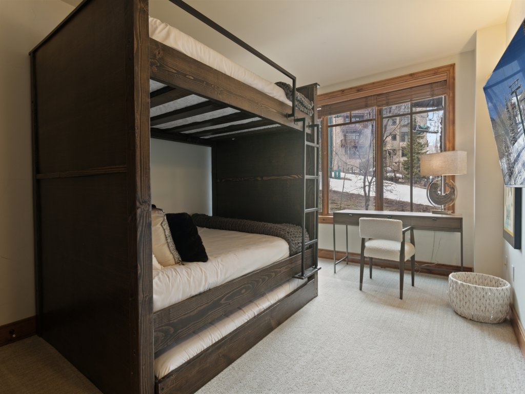 106 - Three Bedroom Shooting Star Vacation Rental in Park City - RedAwning