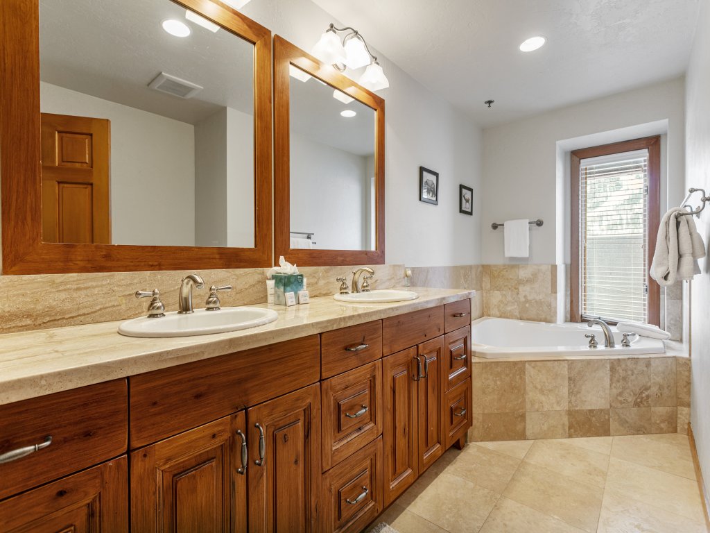 11 - Two Bedroom with Spa Enclave Vacation Rental in Park City - RedAwning