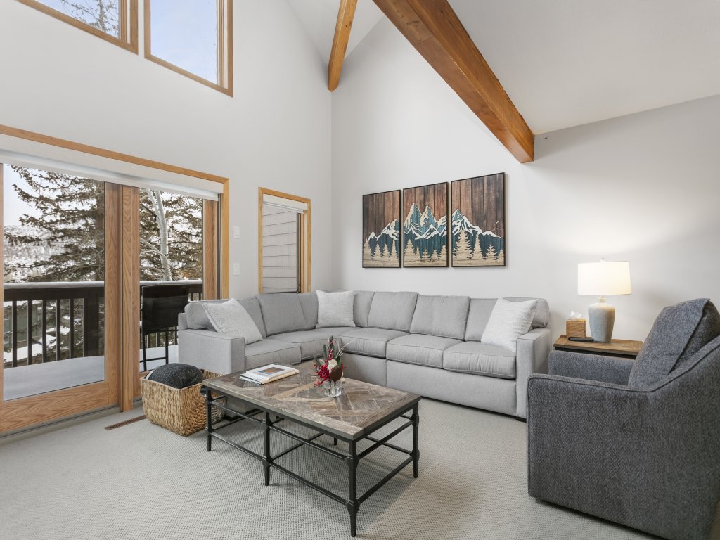 1490 - Three Bedroom with Spa Aspenwood Vacation Rental in Park City - RedAwning
