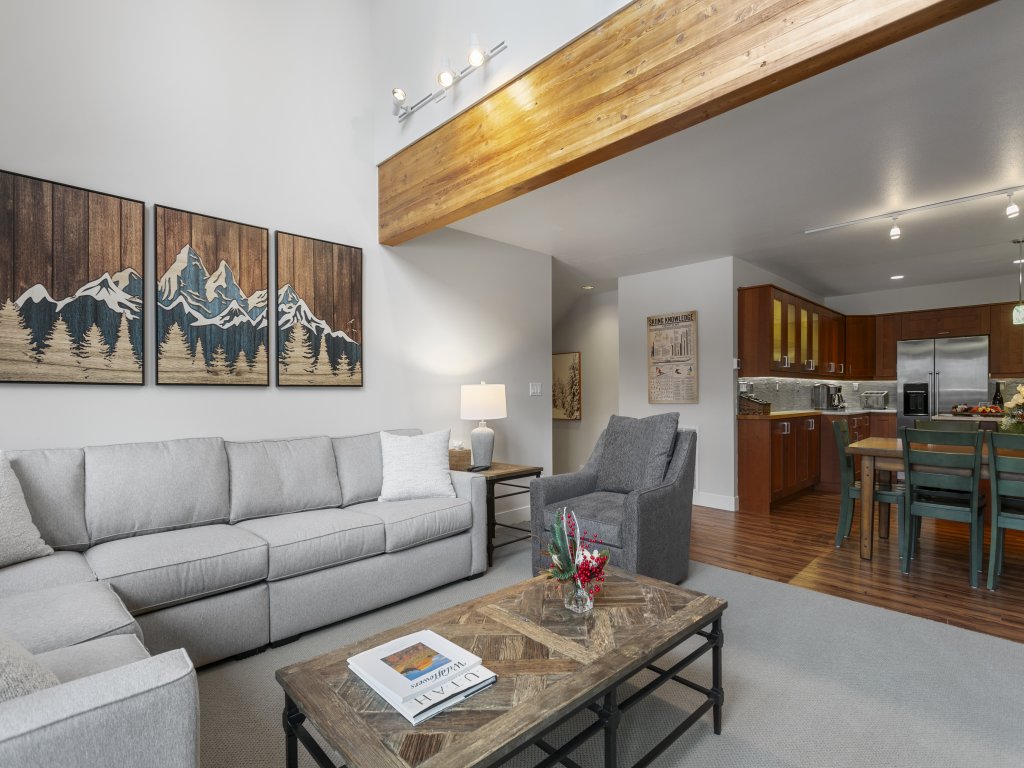 1490 - Three Bedroom with Spa Aspenwood Vacation Rental in Park City - RedAwning