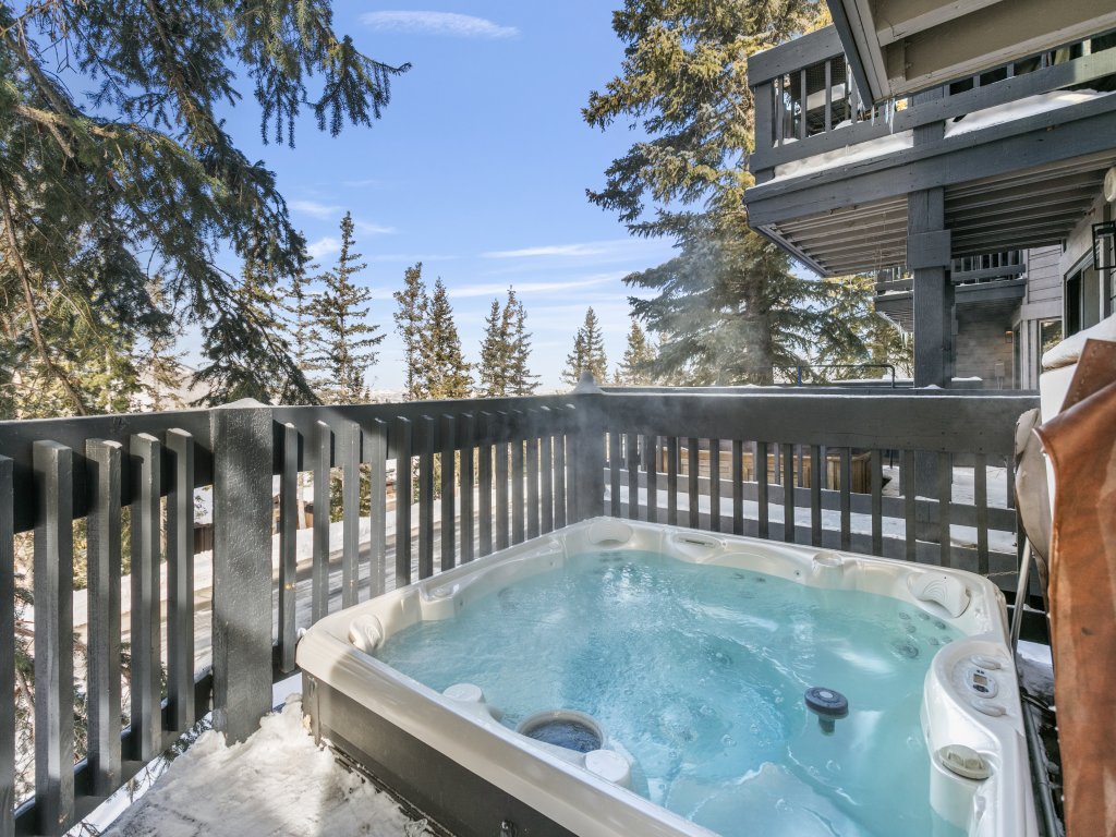 105 - Three Bedroom with Spa Ridgepoint Vacation Rental in Park City - RedAwning