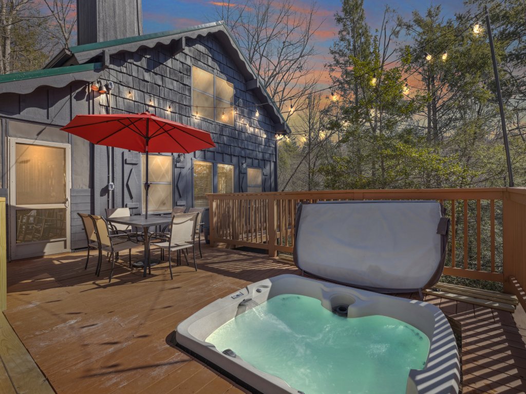 High Top Cabin Vacation Rental in Sevierville - RedAwning