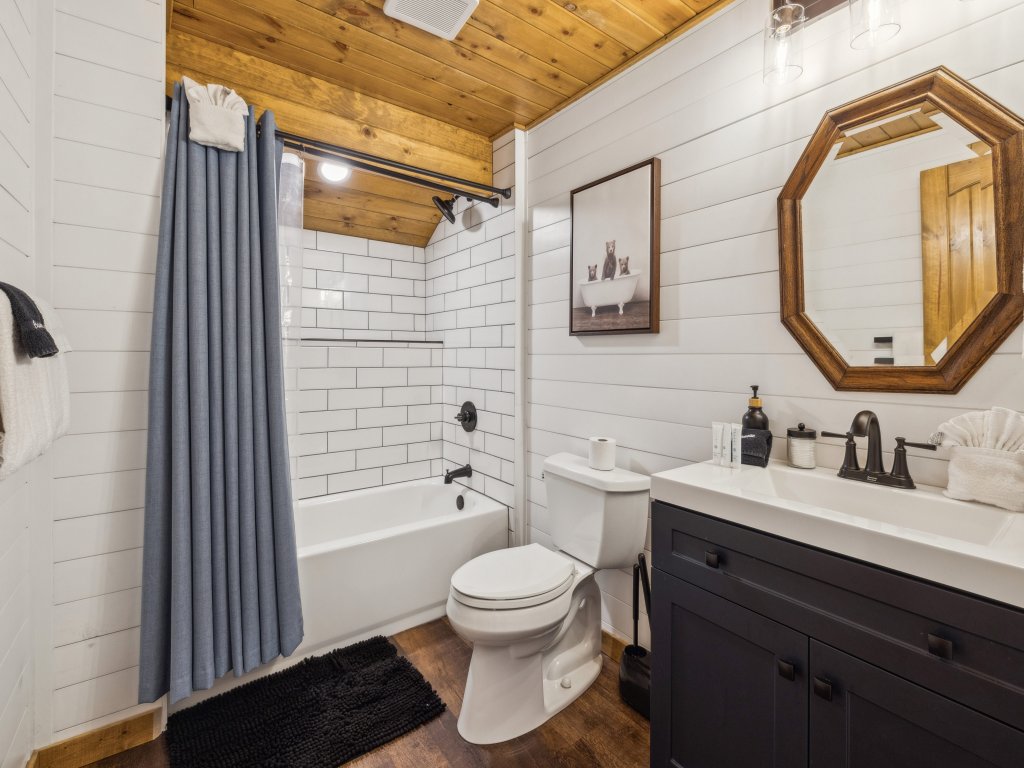 High Top Cabin Vacation Rental in Sevierville - RedAwning