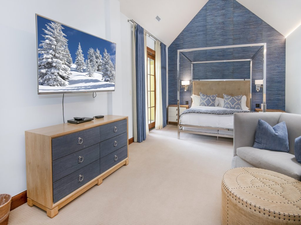 Ritz Carlton Vail #402 Vacation Rental in Vail - RedAwning