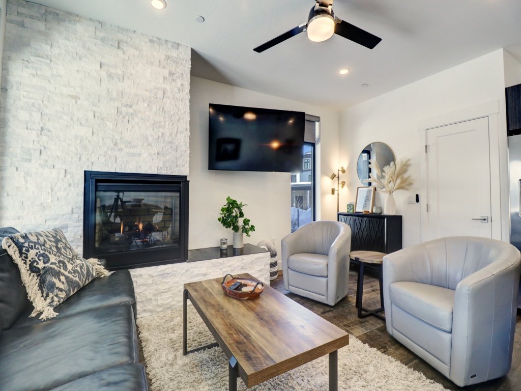 River West 611 Vacation Rental in Silverthorne - RedAwning