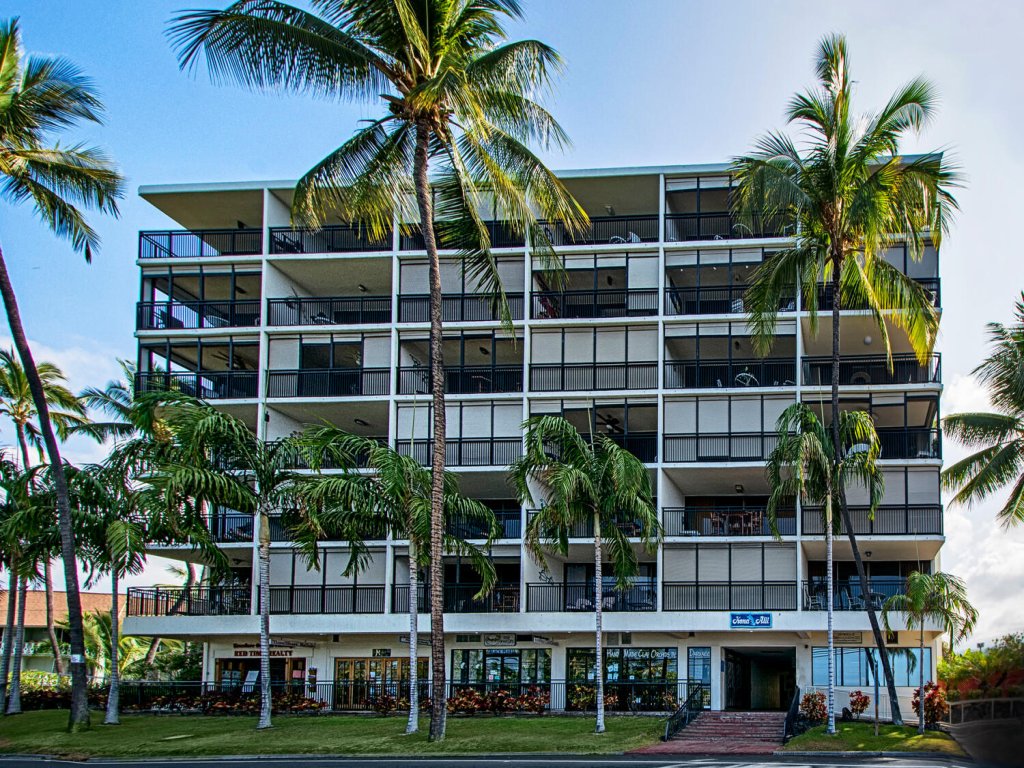Kona Alii#211 Vacation Rental in Kailua Kona - RedAwning