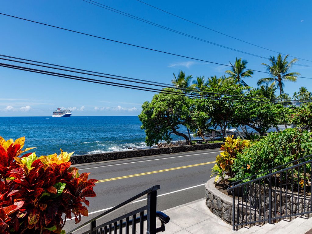 Kona Alii#211 Vacation Rental in Kailua Kona - RedAwning