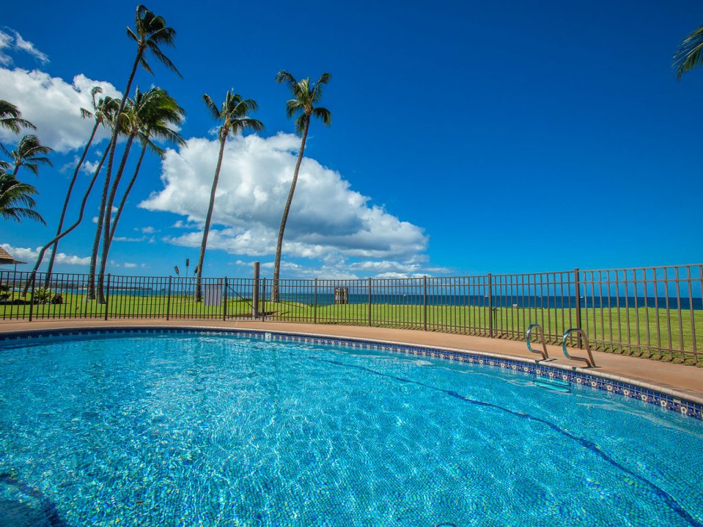 Maalaea Surf C10 Vacation Rental in Kihei - RedAwning
