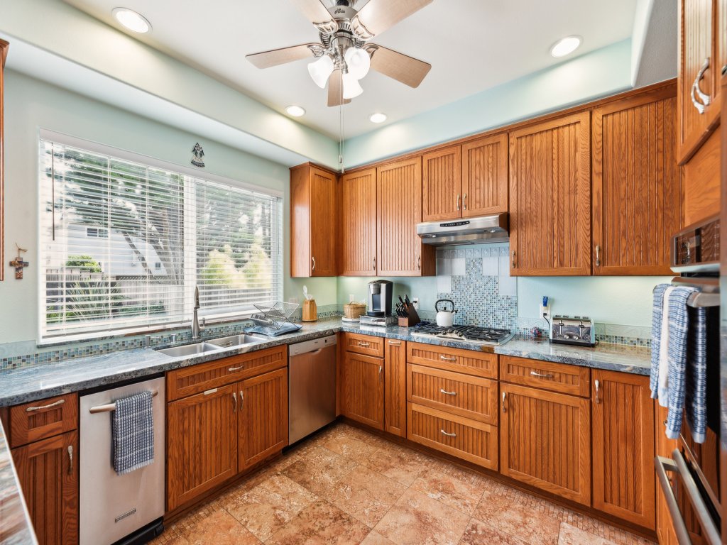 Coastal Getaway Vacation Rental in California - RedAwning